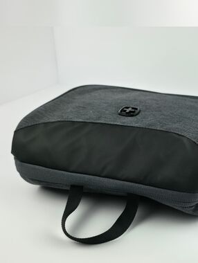 SwissGear Travel Organizer Case 8x10 Portable Toiletry Bag